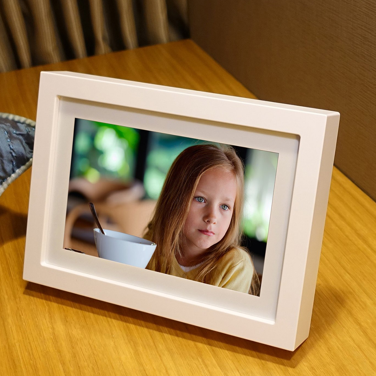 PhotoSpring 8 (White) - 8" Wi-Fi Digital Photo Frame & Album - Touchscreen, Battery, 1280x800 IPS Display